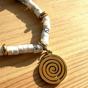BRACELET HEISHI EN HOWLITE