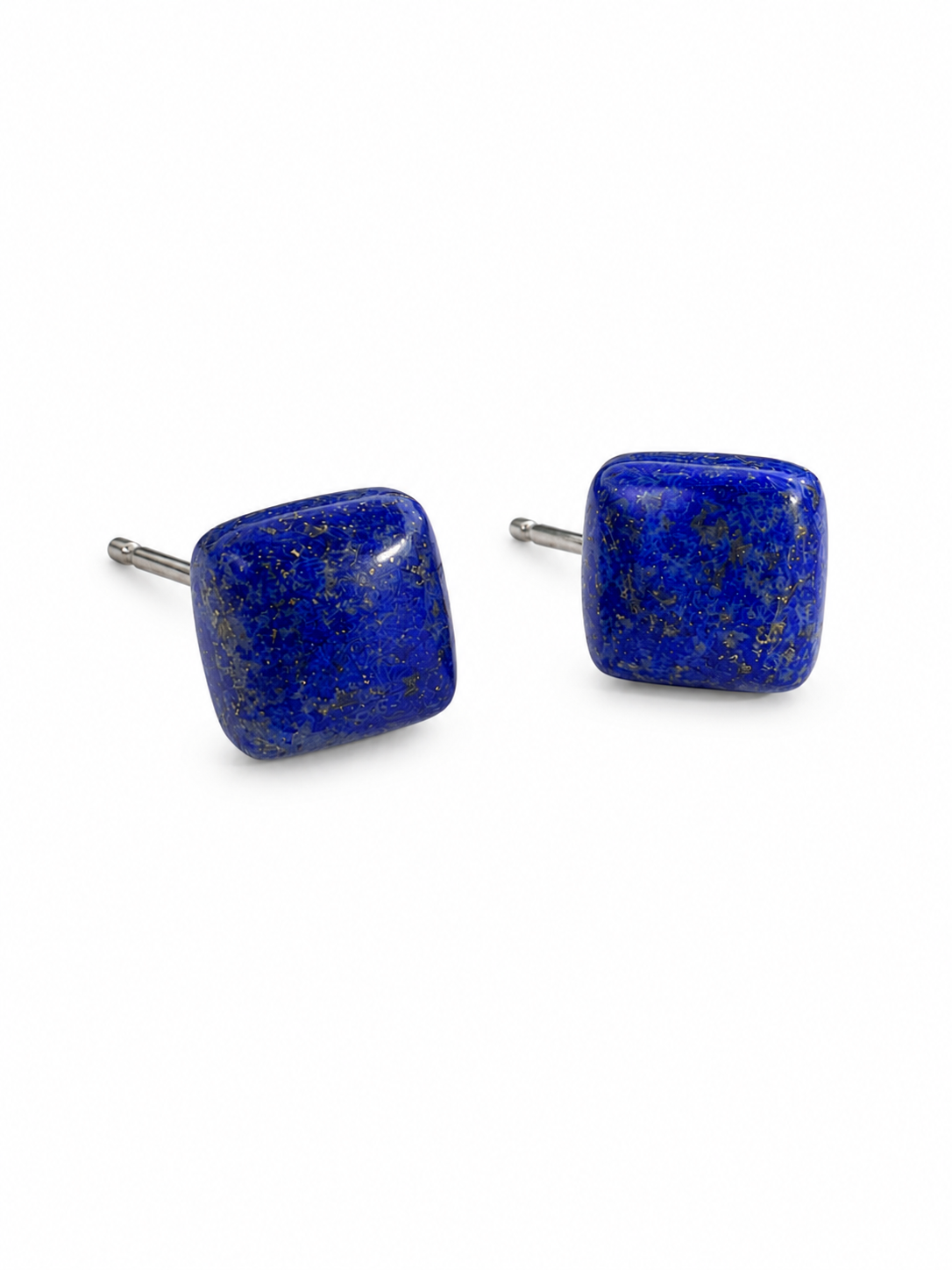 BO. Clous d'oreilles, cabochon carré.