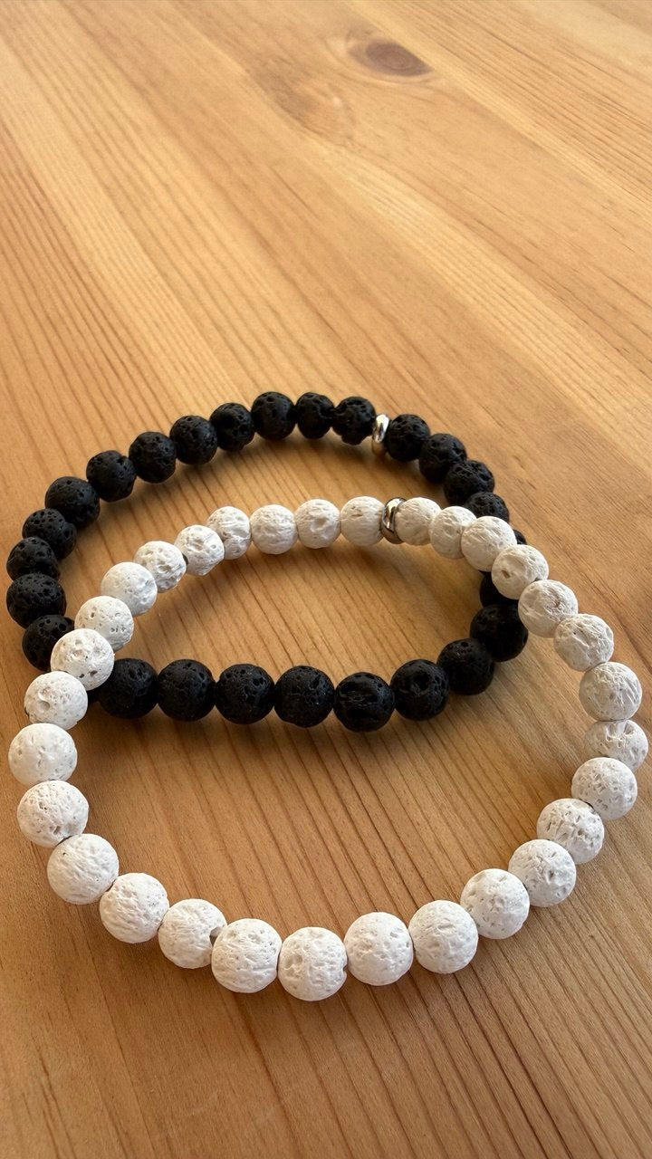 Bracelet Pierre de lave noire ou blanche D6