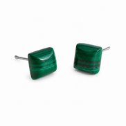 BO. Clous d'oreilles, cabochon carré.