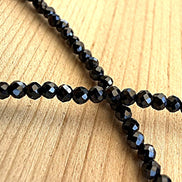 - Bracelet et/ou collier en Spinelle noir