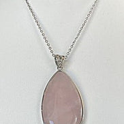 Pendentif goutte sertie  en Quartz rose