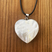 Pendentif Coeur en Nacre blanche
