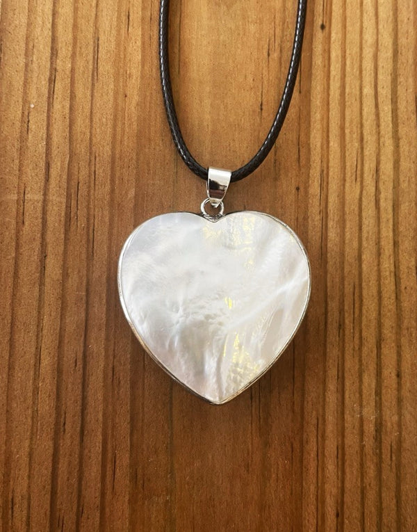 Pendentif Coeur en Nacre blanche