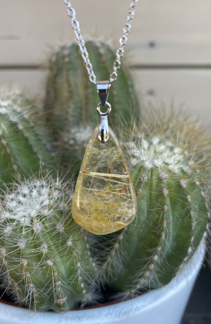PENDENTIFS EN QUARTZ RUTILE