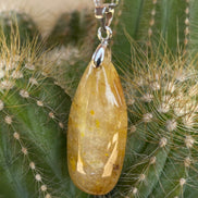 PENDENTIFS EN QUARTZ RUTILE