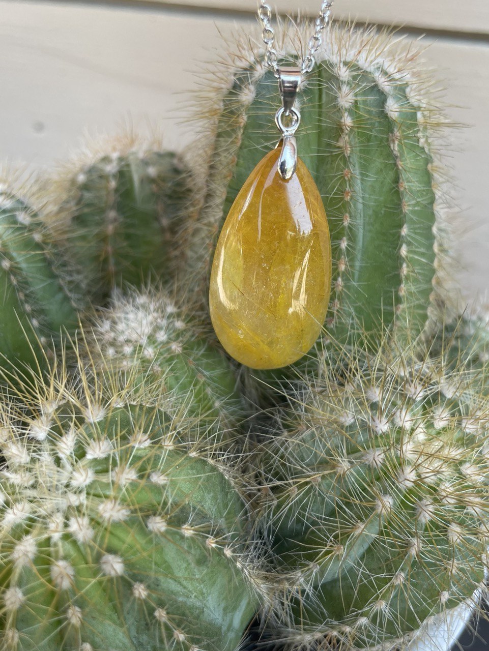 PENDENTIFS EN QUARTZ RUTILE