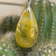 PENDENTIFS EN QUARTZ RUTILE