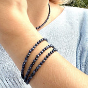 Collier et / ou bracelet en saphir bleu