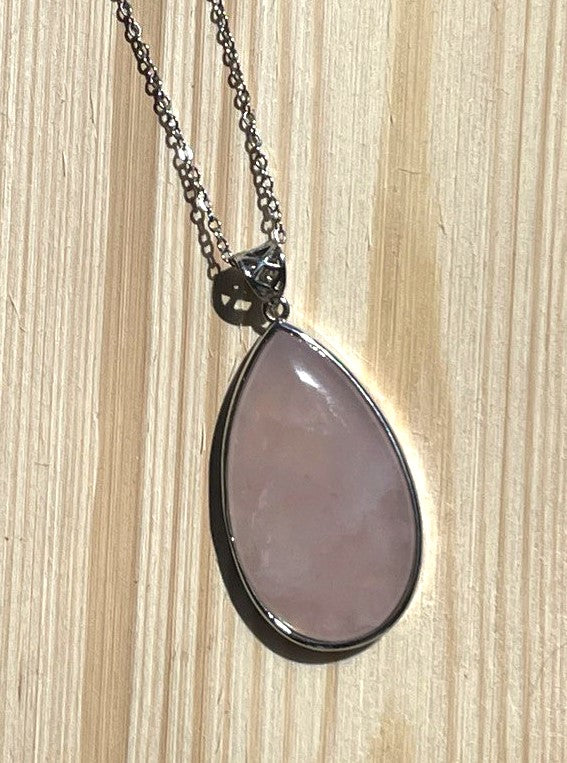 Pendentif goutte sertie  en Quartz rose