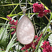 Pendentif goutte sertie  en Quartz rose