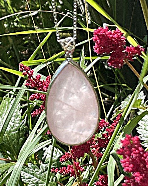 Pendentif goutte sertie  en Quartz rose