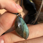PENDENTIFS EN LABRADORITE