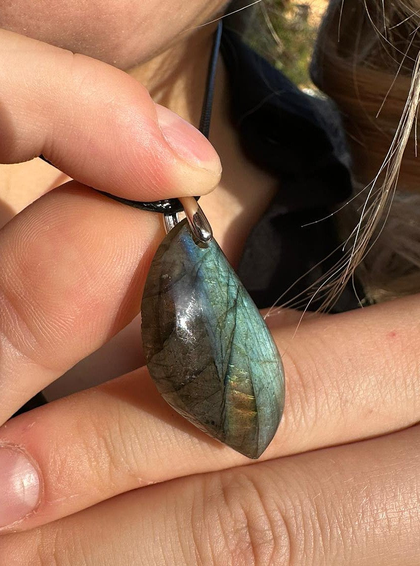 PENDENTIFS EN LABRADORITE