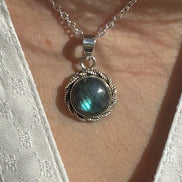 PENDENTIFS EN LABRADORITE