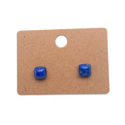 BO. Clous d'oreilles, cabochon carré.