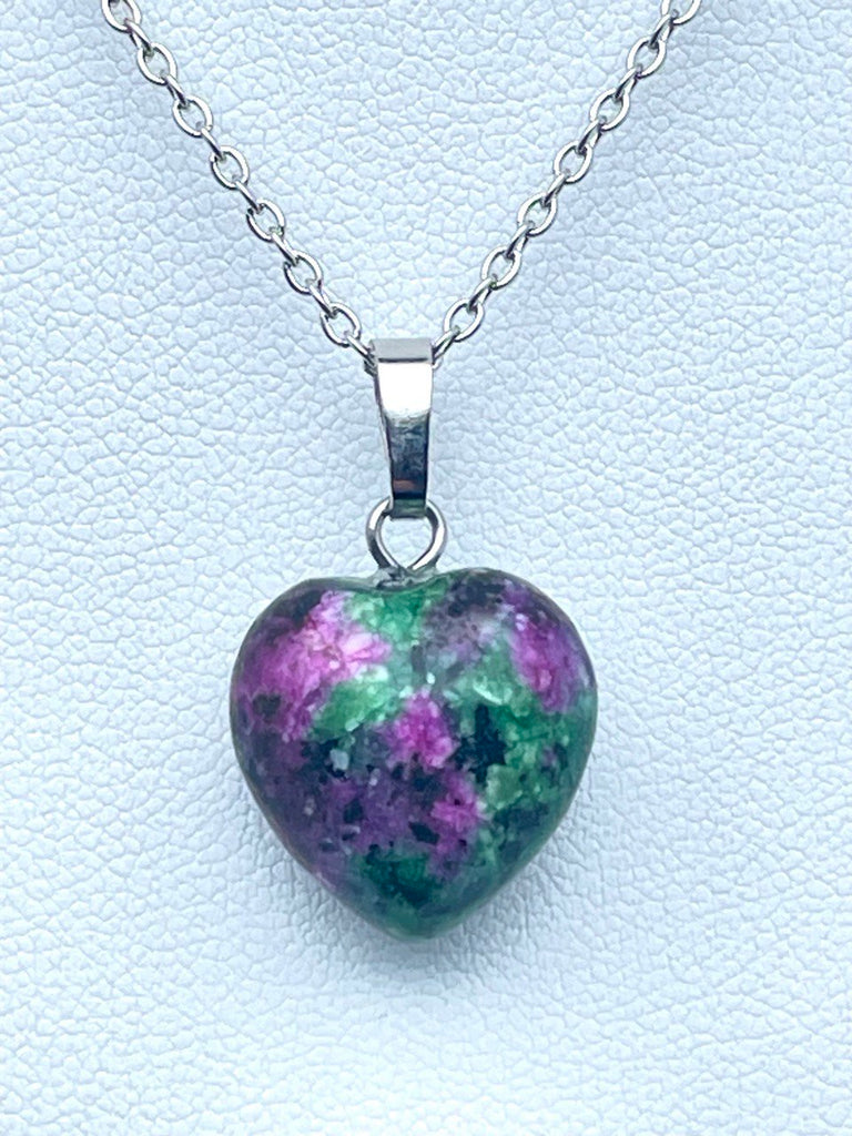 PENDENTIF CŒUR - RUBIS SUR ZOISITE
