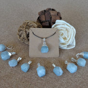 Faceted aquamarine pendant